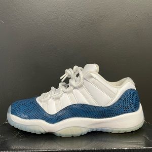 Jordan 11 low snake navy GS size 6.5